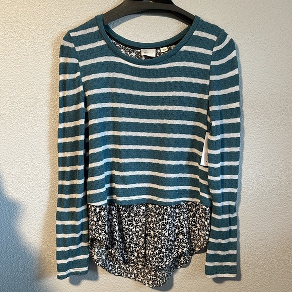 Postmark Anthropologie Ginny Pullover Top - Picture 2 of 6